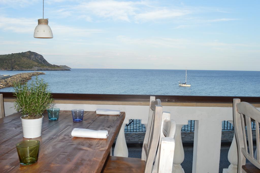 Albergo Tirreno Marina di Camerota Exteriör bild
