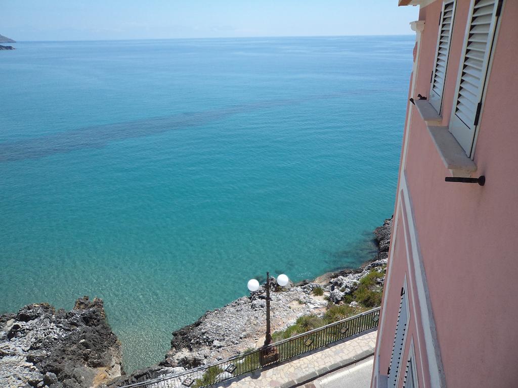 Albergo Tirreno Marina di Camerota Exteriör bild