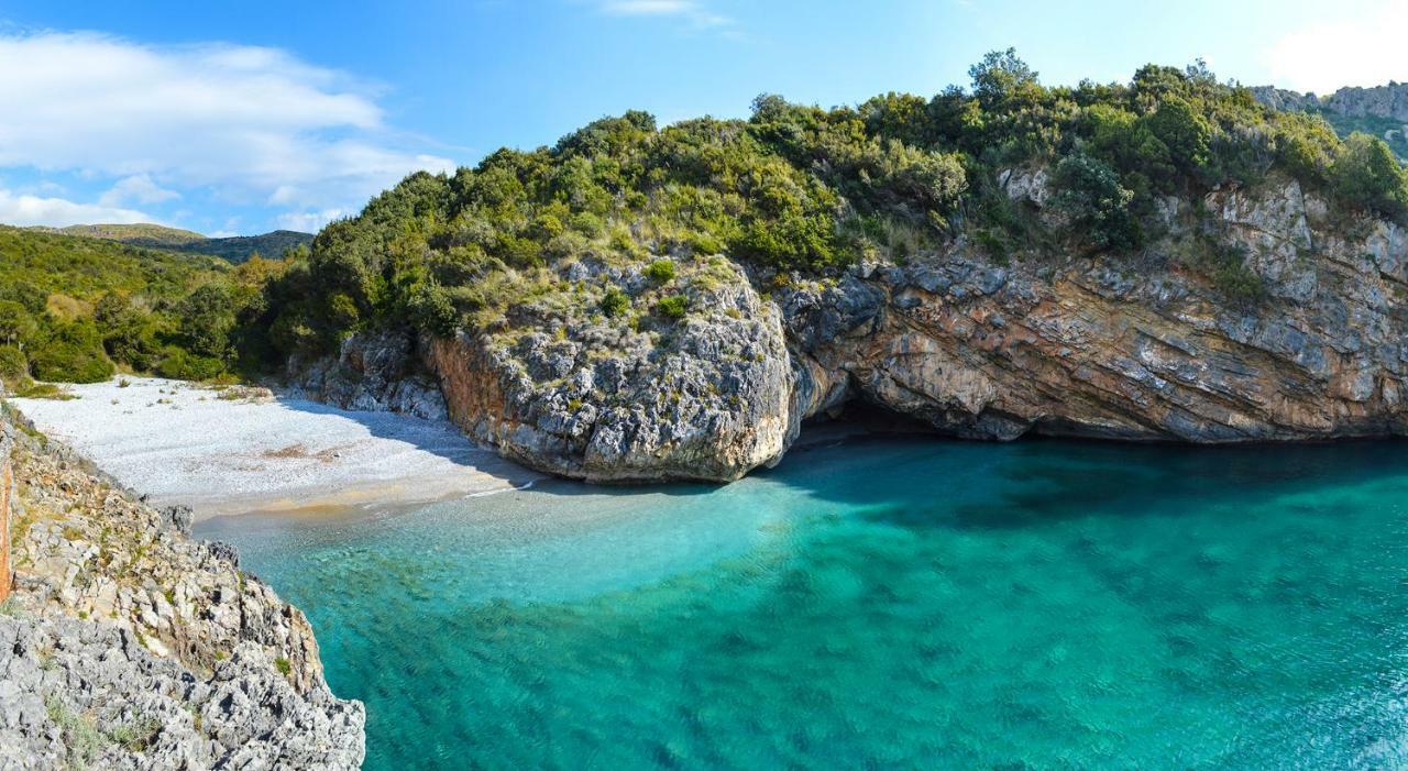 Albergo Tirreno Marina di Camerota Exteriör bild